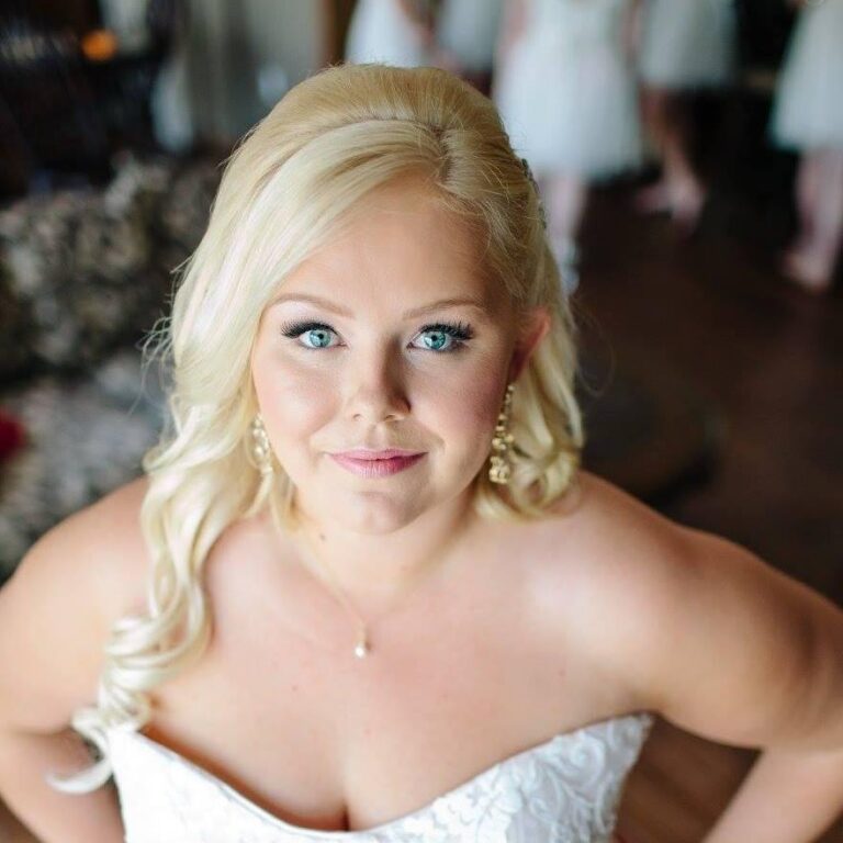 Robyn Barton headshot in formal attire